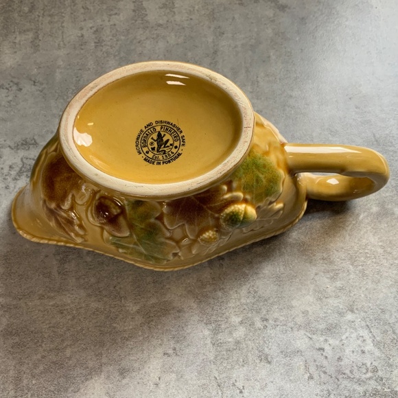 Bordallo Pinheiro Golden Acorn Gravy Boat - Picture 3 of 5
